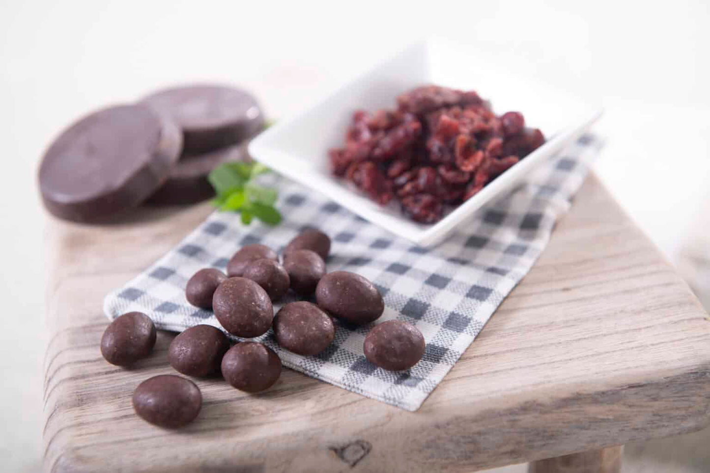 Green Sun Dark Chocolate Covered Cranberries – Organic, Vegan, Fairtrade Cocoa Snack (91g)
